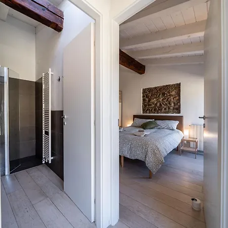 Casa Milu - Vicolo Satiro, Old Town Apartment Verona